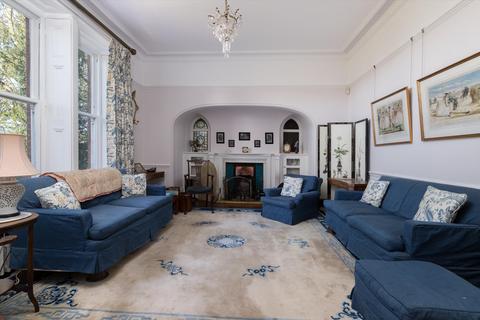 31 Arthur Road, London, SW19 7DN