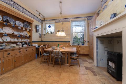31 Arthur Road, London, SW19 7DN