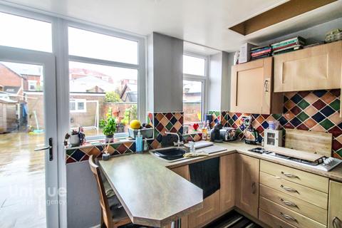3 bedroom terraced house for sale - Knowles Road, Lytham St. Annes, Lancashire, FY8