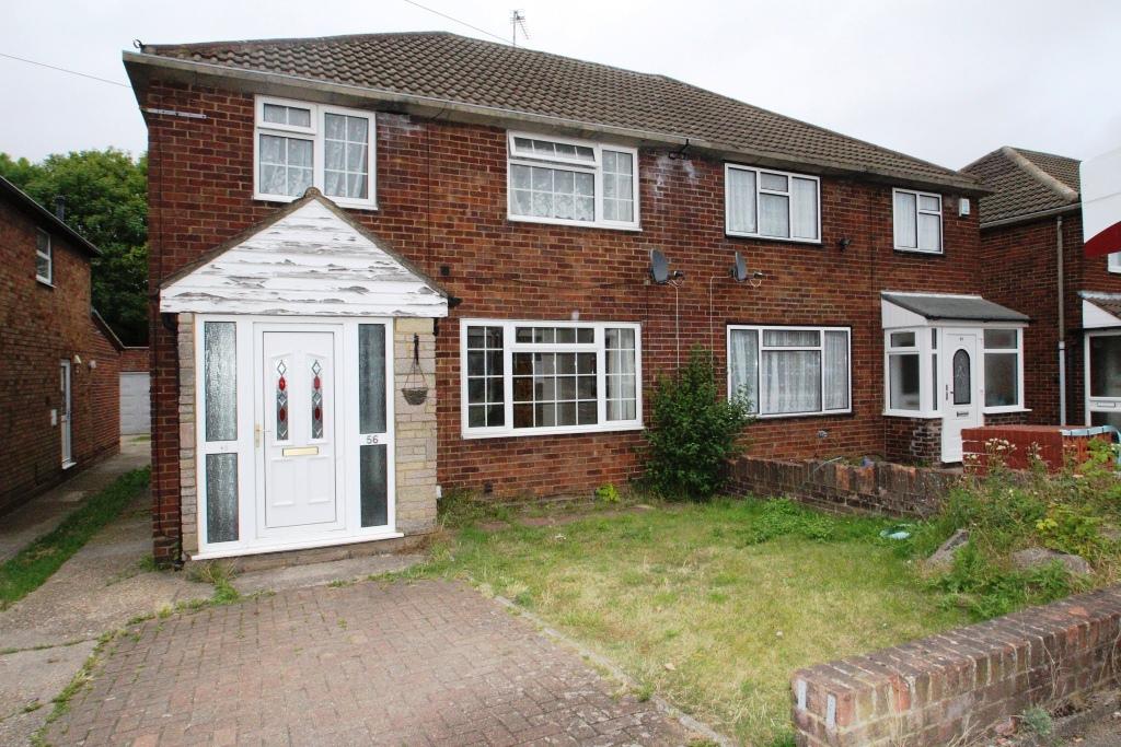 Charlwood Road, Lewsey Farm, Luton, LU4 3 bed semidetached house £