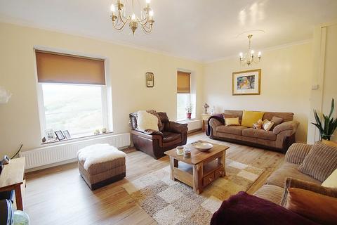 2 bedroom end of terrace house for sale, Grains Road, Delph OL3