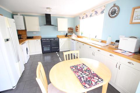 3 Latimer Close, Worcester Park, KT4 8UF