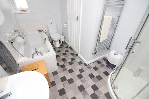 3 Latimer Close, Worcester Park, KT4 8UF