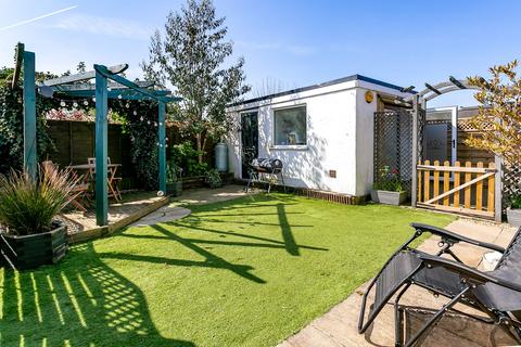 3 bedroom semi-detached bungalow for sale - Meadow Croft, Harrogate, HG1