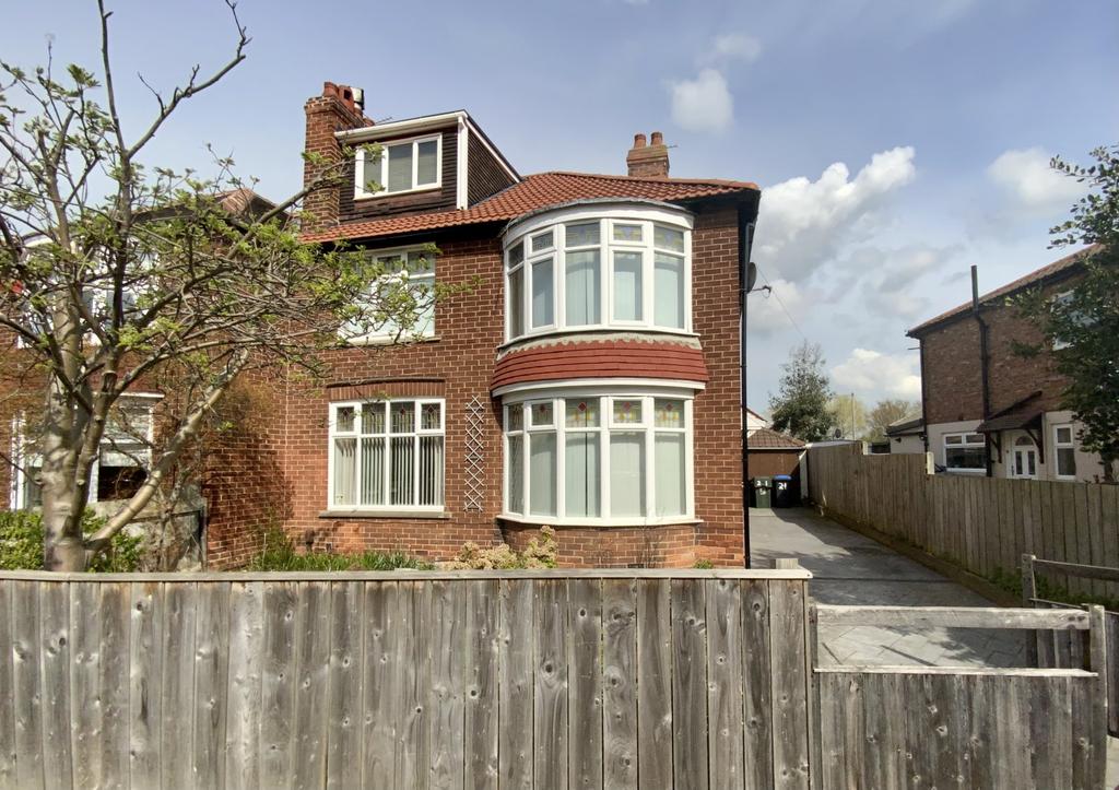 Stanhope Grove, Acklam 3 bed semidetached house £190,000