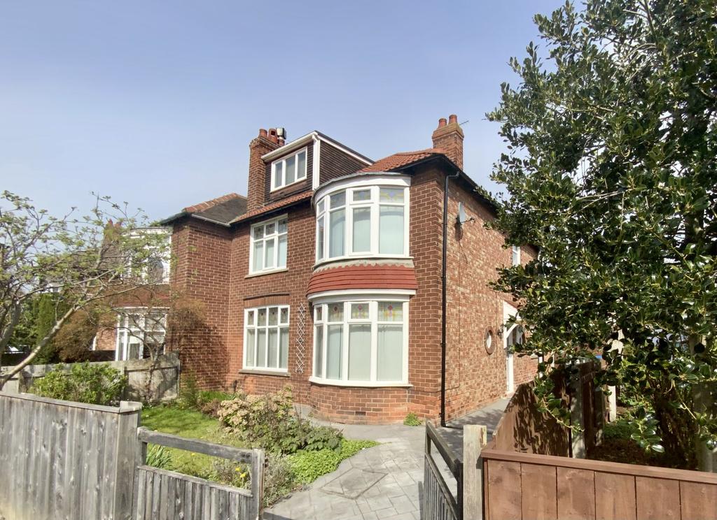 Stanhope Grove, Acklam 3 bed semidetached house £190,000