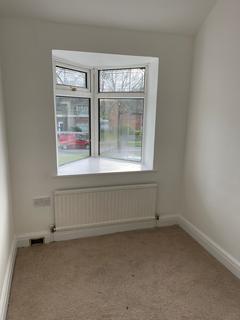 3 bedroom semi-detached house to rent, College Rd, Kingstanding