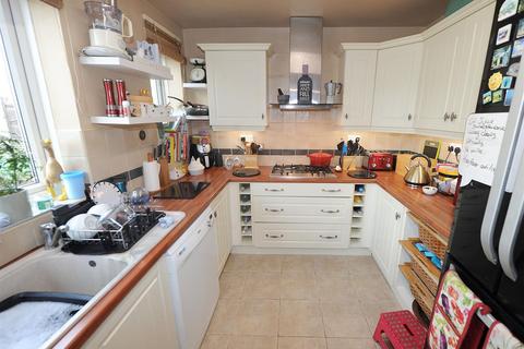 16 Boundary Road, Irlam, Manchester, M44 6EU