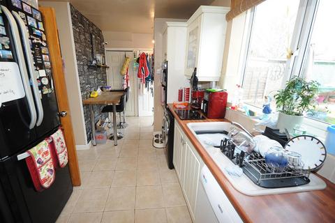 16 Boundary Road, Irlam, Manchester, M44 6EU