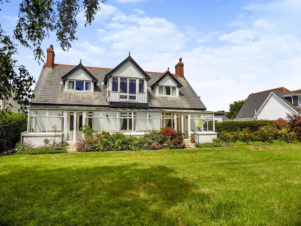 West Road, Bridgend, Bridgend County. CF31 4HD 4 bed detached house £
