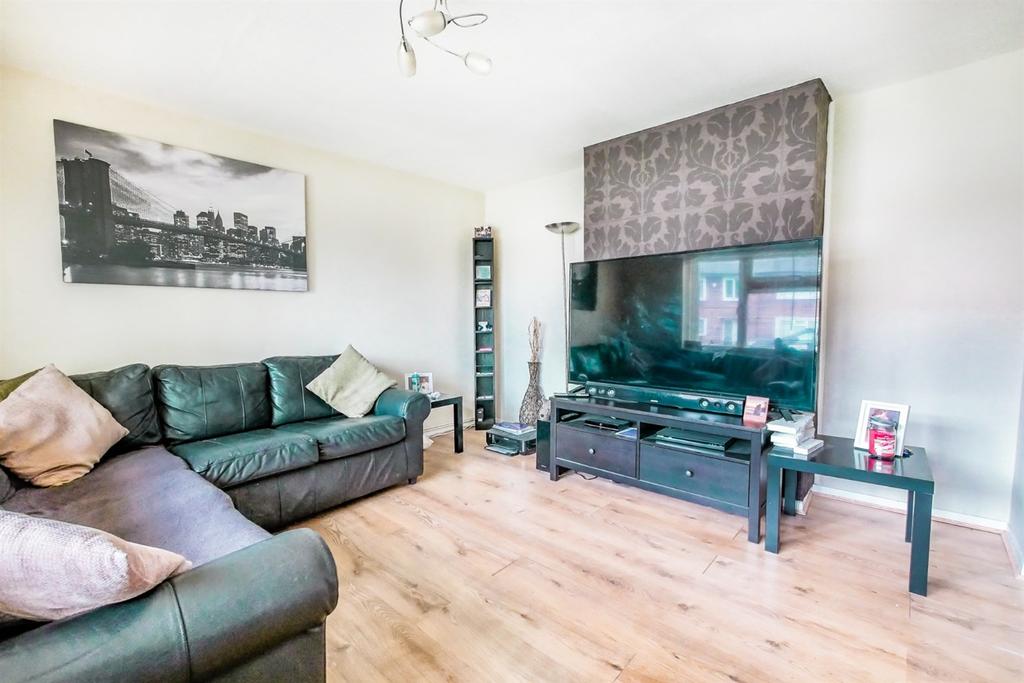 1 bedroom Ground Floor Flat in Basildon 1 bed flat £850 pcm (£196 pw)