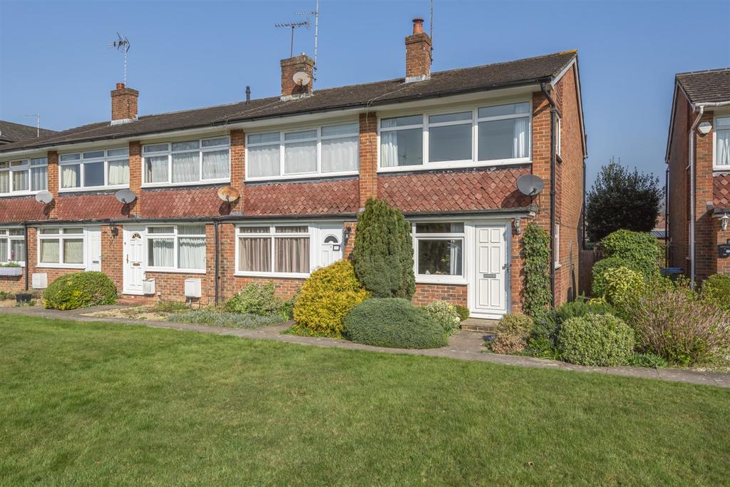 Blackbridge Lane, Horsham, RH12 2 bed end of terrace house £350,000