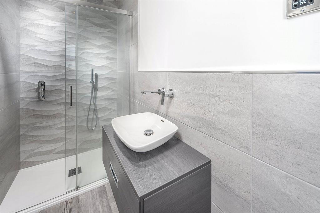 Bedroom Two En-Suite