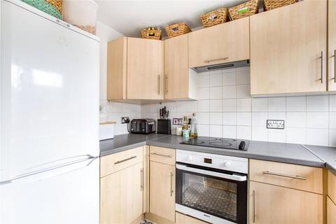 102 Riverside Close, London, E5 9SS