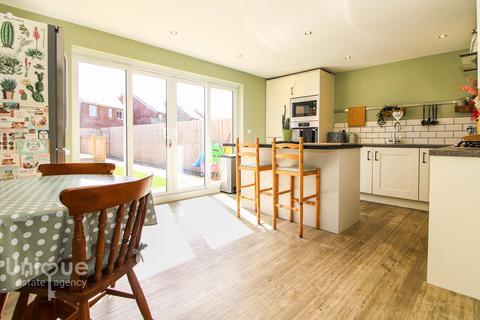 30 Bulkhead Drive, Fleetwood, FY7 6GX