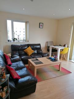 2 bedroom flat to rent - Sundeala Close, Sunbury on Thames, Middlesex, TW16