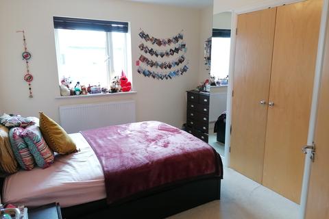 2 bedroom flat to rent - Sundeala Close, Sunbury on Thames, Middlesex, TW16