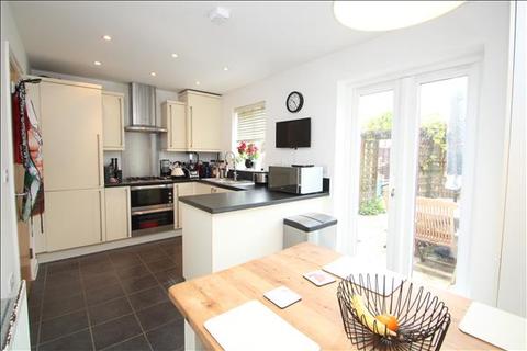 10 Appleton Mews, Colchester, CO4 5ZQ