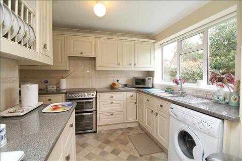 16 Browning Close, Colchester, CO3 4JJ