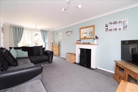 14 Braemore Close, Colchester, CO4 0NN