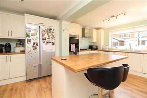 14 Braemore Close, Colchester, CO4 0NN