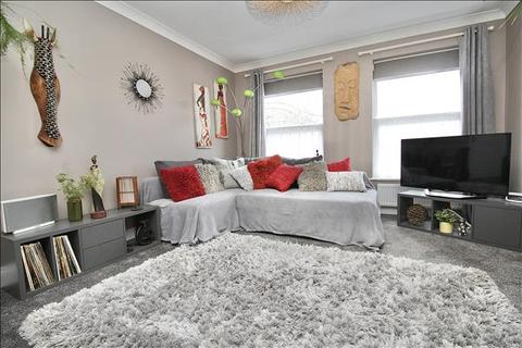 3 bedroom apartment for sale - Main Road, Kesgrave, Suffolk, IP5