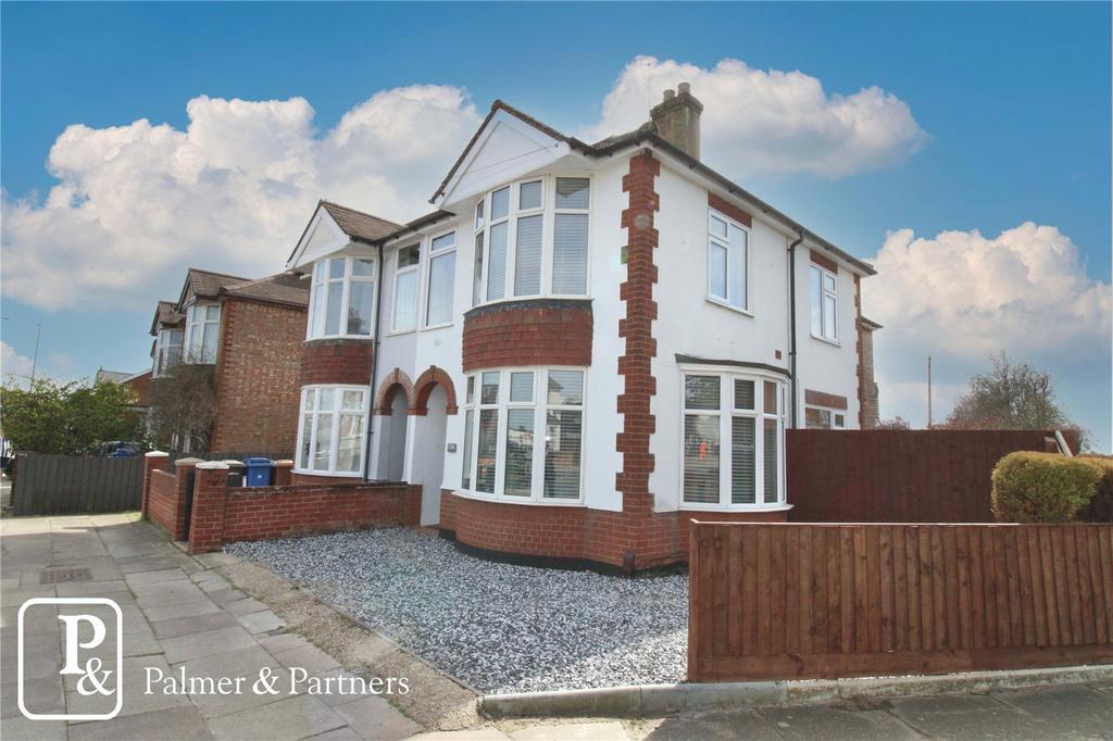 Felixstowe Road, Ipswich, Suffolk, IP3 3 bed semidetached house for