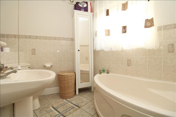 Ground Floor Bathroo