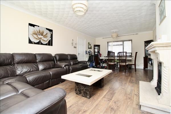 Lounge / Dining Room