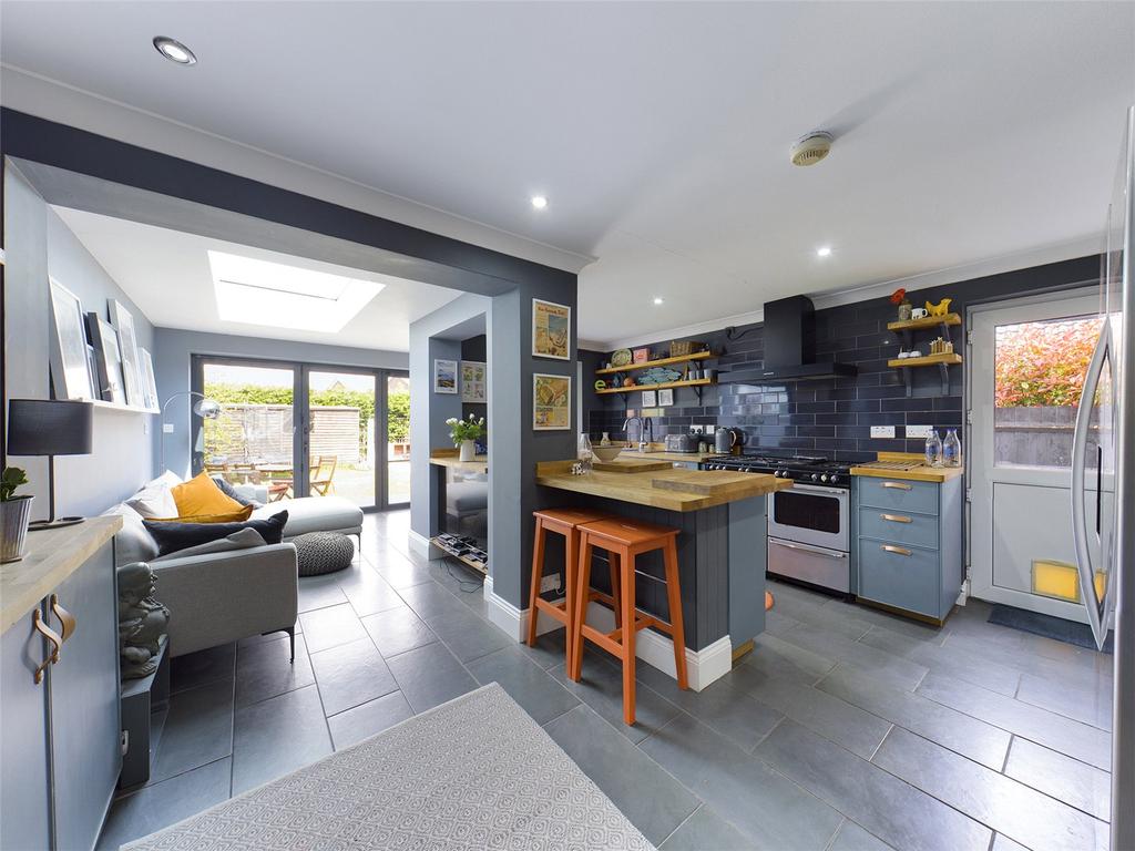 Nettleton Road, Cheltenham, Gloucestershire, GL51 4 bed semidetached