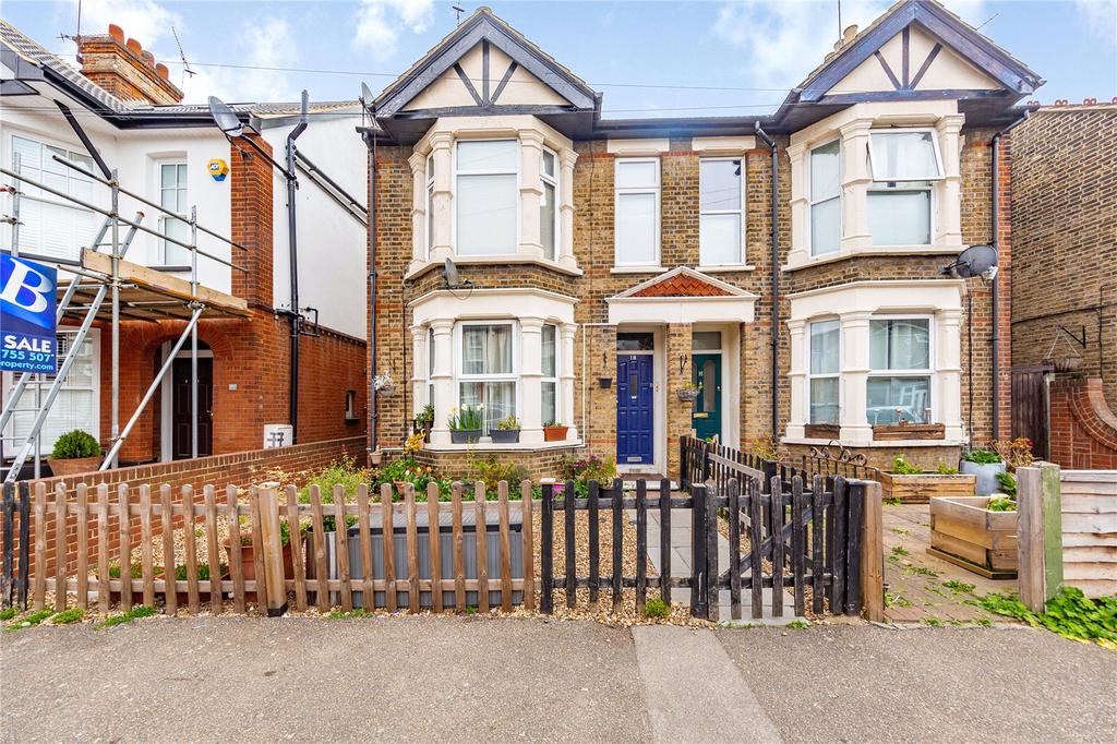 Medora Road, Romford, RM7 1 bed £260,000