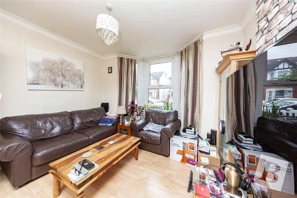 Medora Road, Romford, RM7 1 bed £260,000
