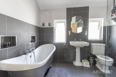Gorswen Devons Road, Torquay, TQ1 3PR