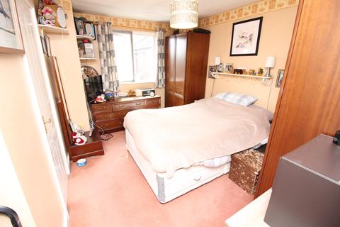 9 Mendip Close, Worcester Park, KT4 8LP