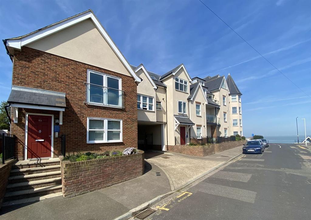 Ridgeway Cliff, Herne Bay 2 bed apartment for sale £285,000