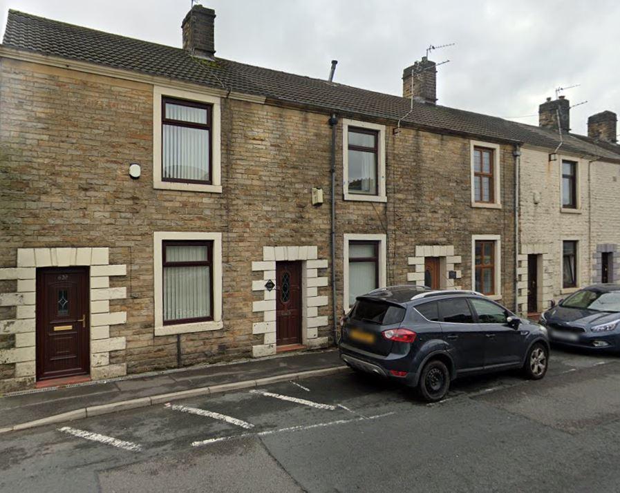 Ripponden Road, Moorside, Oldham, OL4 2 bed terraced house £650 pcm