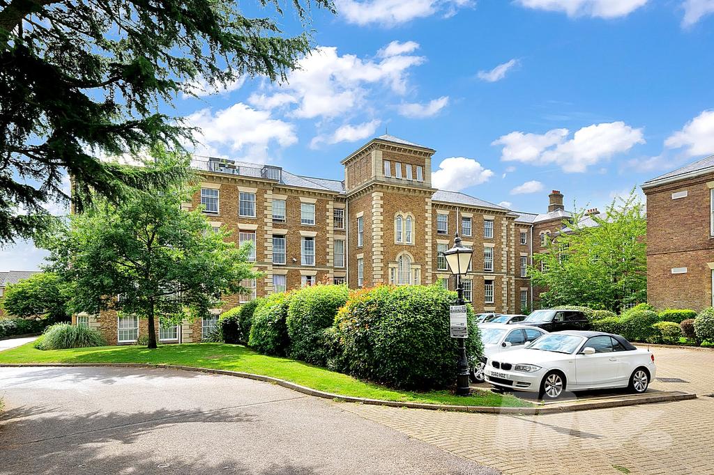 Princess Park Manor, Royal Drive, New... 2 bed apartment £1,625 pcm