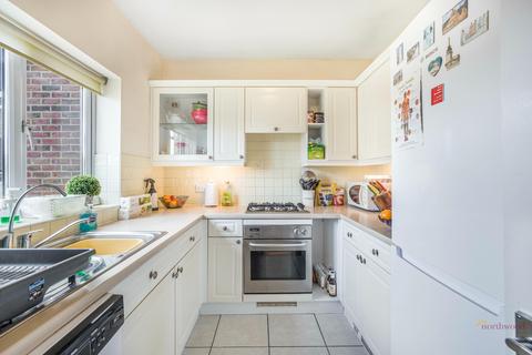 16 Kennedy Close, London Colney, St Albans, AL2 1GR
