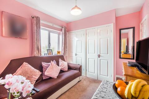 16 Kennedy Close, London Colney, St Albans, AL2 1GR
