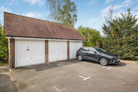 16 Kennedy Close, London Colney, St Albans, AL2 1GR