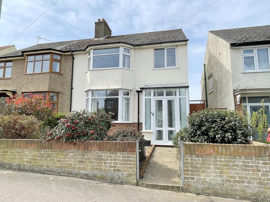 Laurel Road, Lowestoft 3 bed semidetached house for sale £250,000