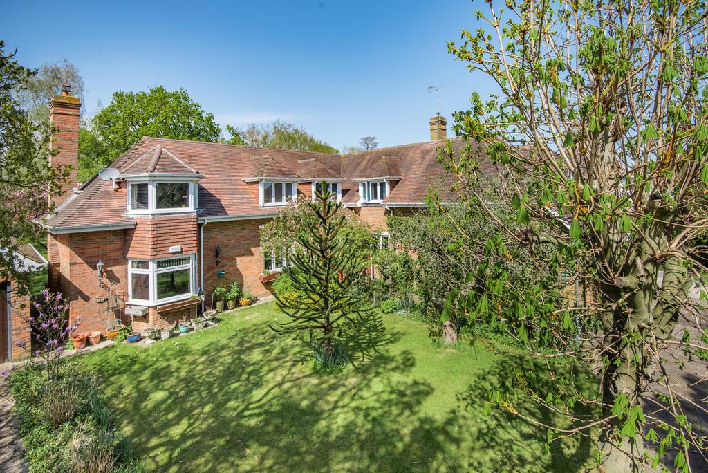 Grigg Lane, Headcorn 5 bed detached house £1,000,000