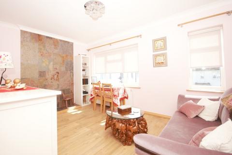 2 bedroom maisonette to rent, Audley Court, Pinner HA5