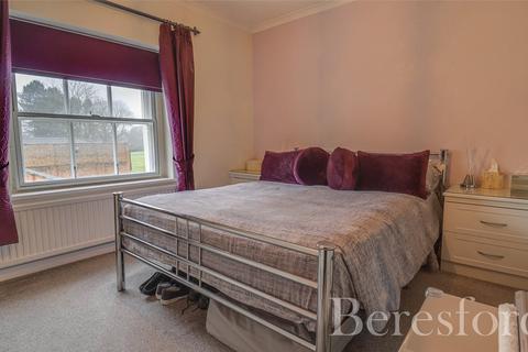 2 bedroom end of terrace house for sale, Mews Cottages, Thorndon Park, CM13