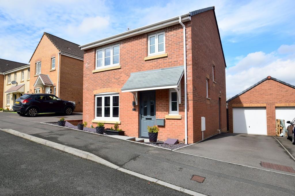 54 Kingfisher Road, North Cornelly... 3 bed detached house £245,000