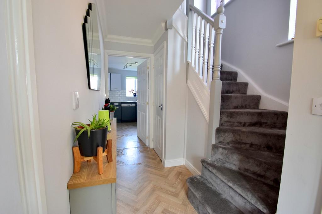 54 Kingfisher Road, North Cornelly... 3 bed detached house £245,000