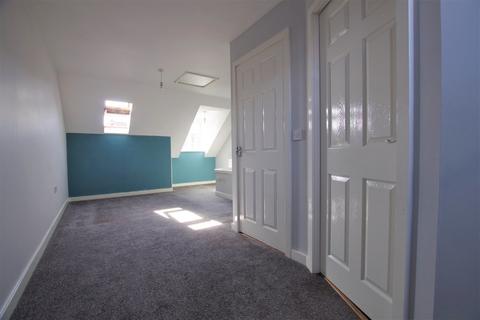 9 The Limes, Uttoxeter, ST14 7FA
