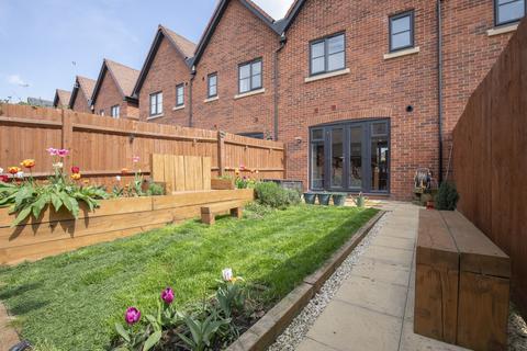 10 Furrow Close, Cheltenham, GL52 3NB