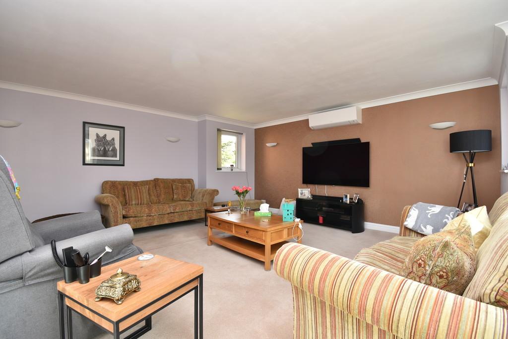 Whitney Drive, Stevenage 4 bed detached house £875,000