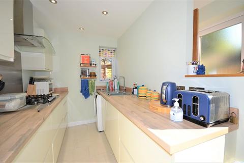 28 Thames Rise, Kettering, NN16 9JL